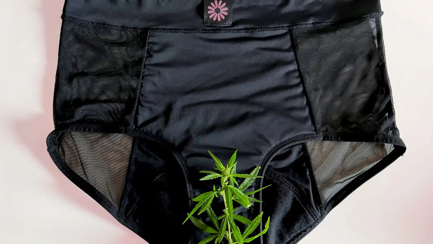 Chiloți menstruali Femi.Eko® cu inserție de cânepă, o alegere naturală, antibacteriană și sustenabilă pentru protecție intimă.