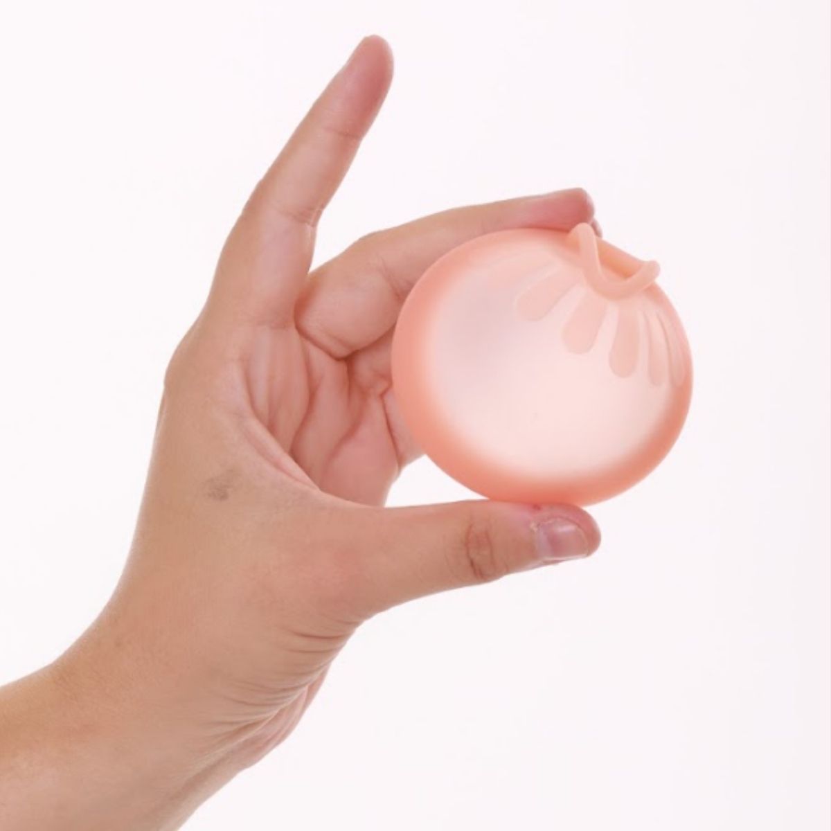 disc menstrual universal femieko roz, livrat cu saculet pentru depozitare